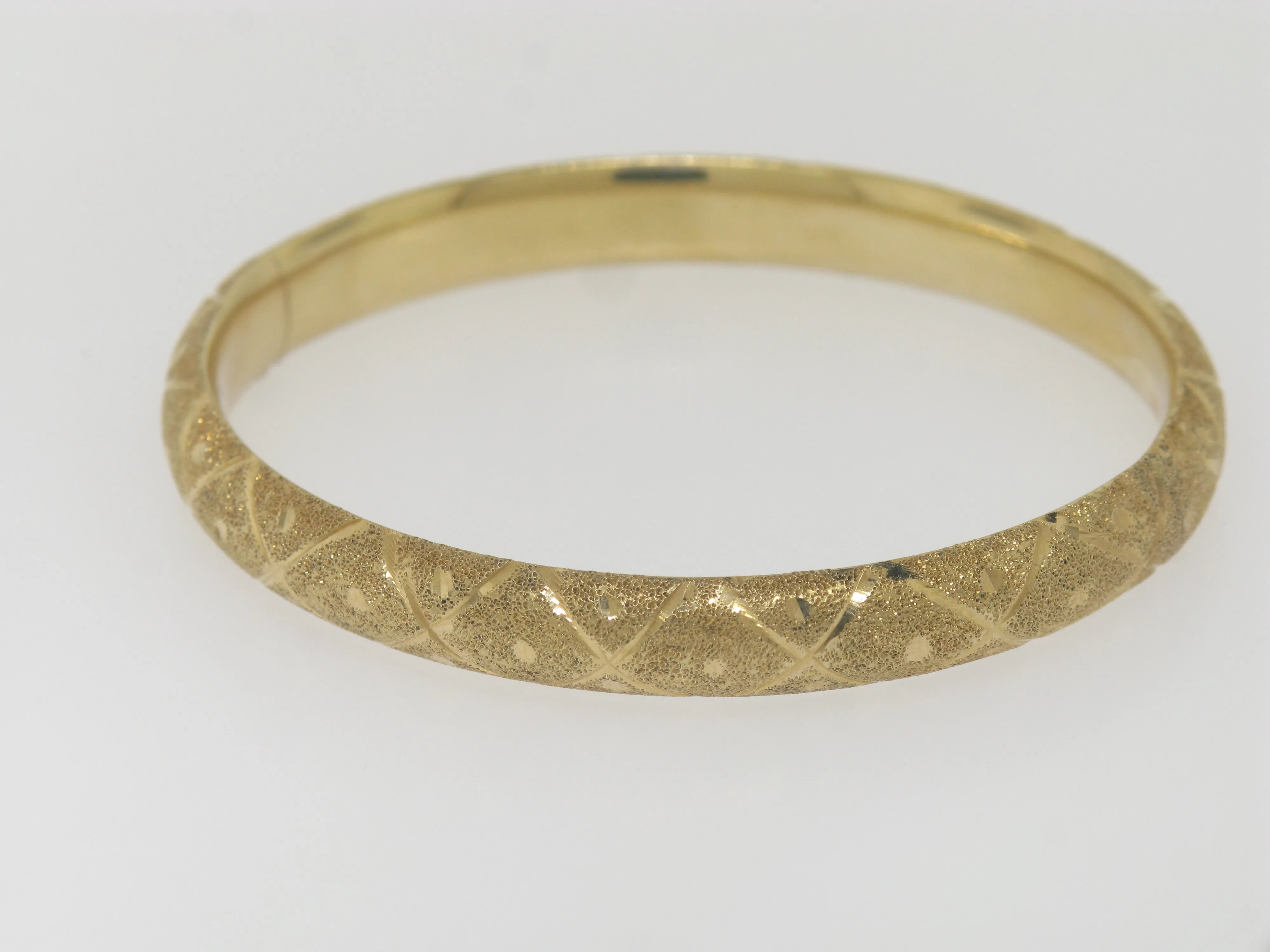 14K Yellow Gold 7" Hollow Textured Bangle Bracelet Preowned Jewelry