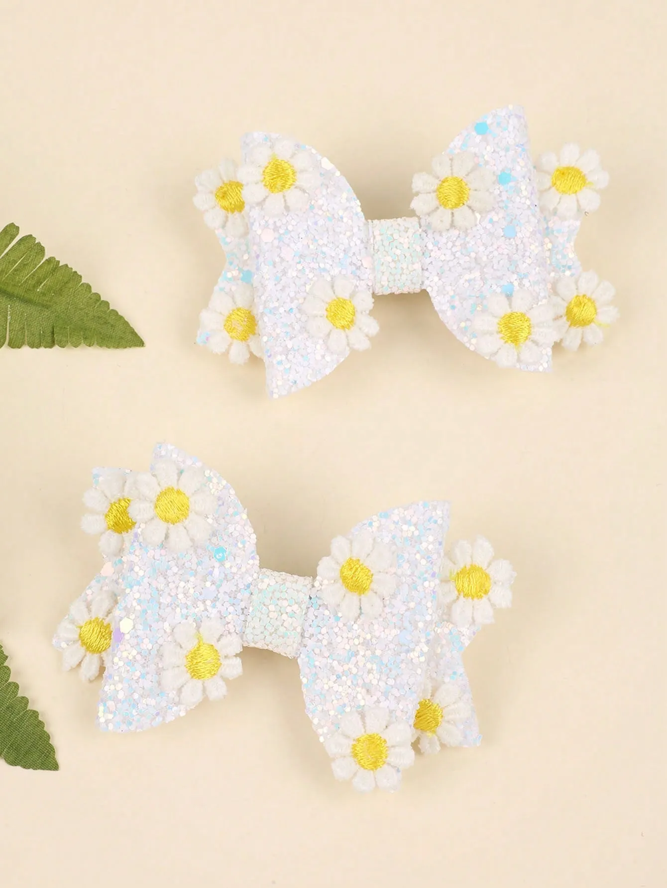 2pcs Glitter Bow Hair Clip,Small Daisy Decor Hairbow Barretts For Girls Kids Hair Accessories