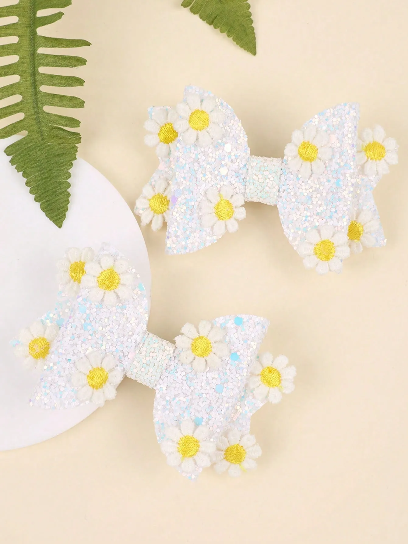 2pcs Glitter Bow Hair Clip,Small Daisy Decor Hairbow Barretts For Girls Kids Hair Accessories