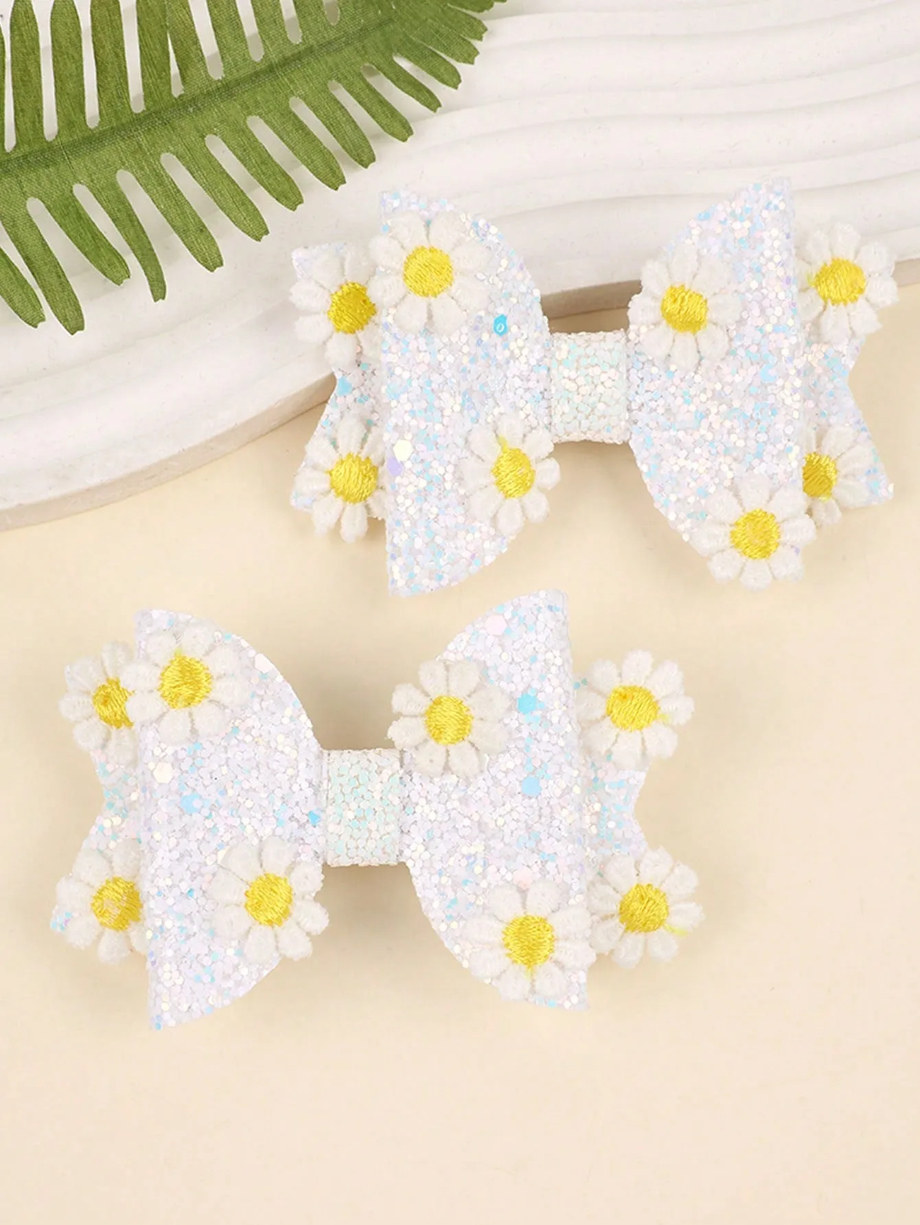 2pcs Glitter Bow Hair Clip,Small Daisy Decor Hairbow Barretts For Girls Kids Hair Accessories