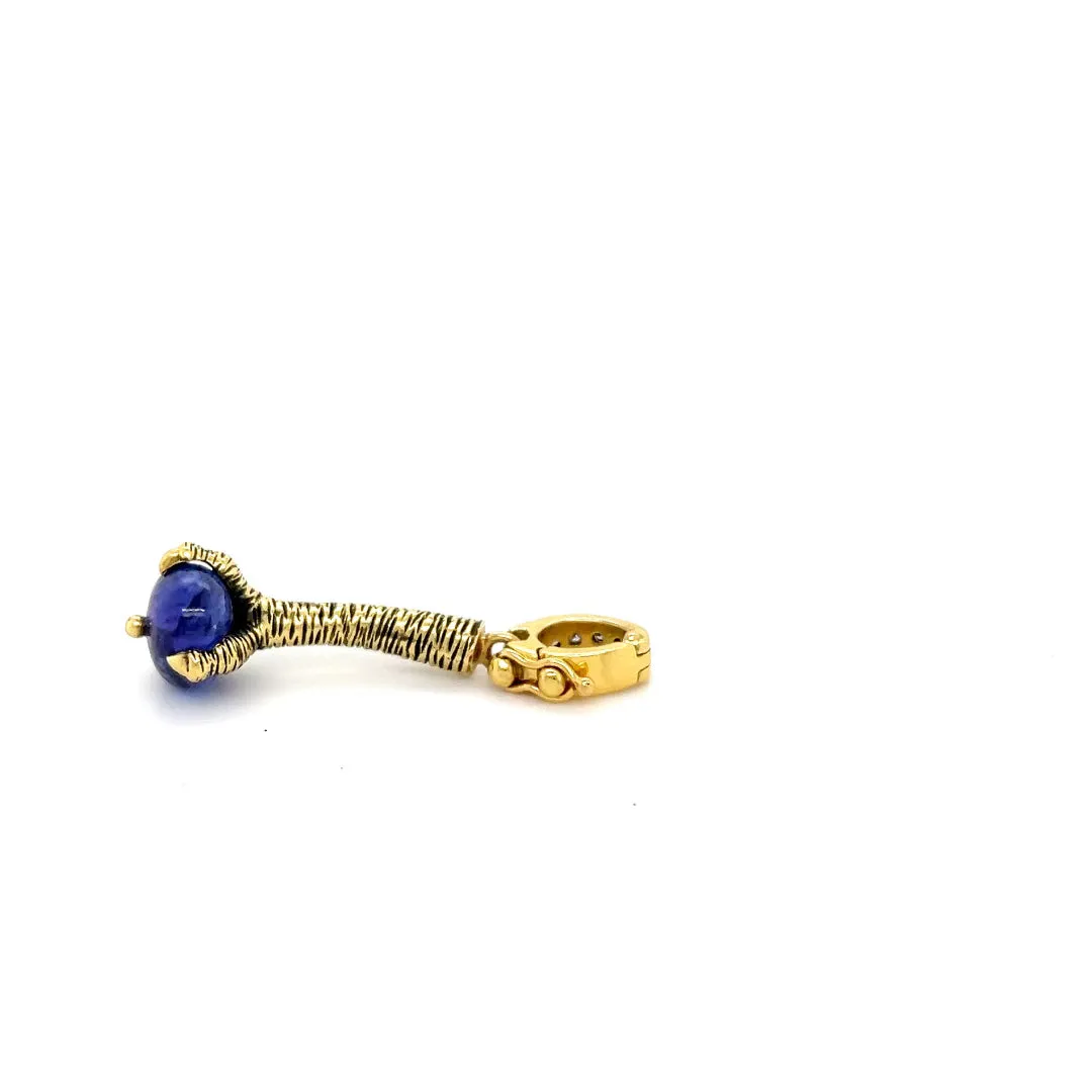 Dragon Claw Charm in 18kt Gold