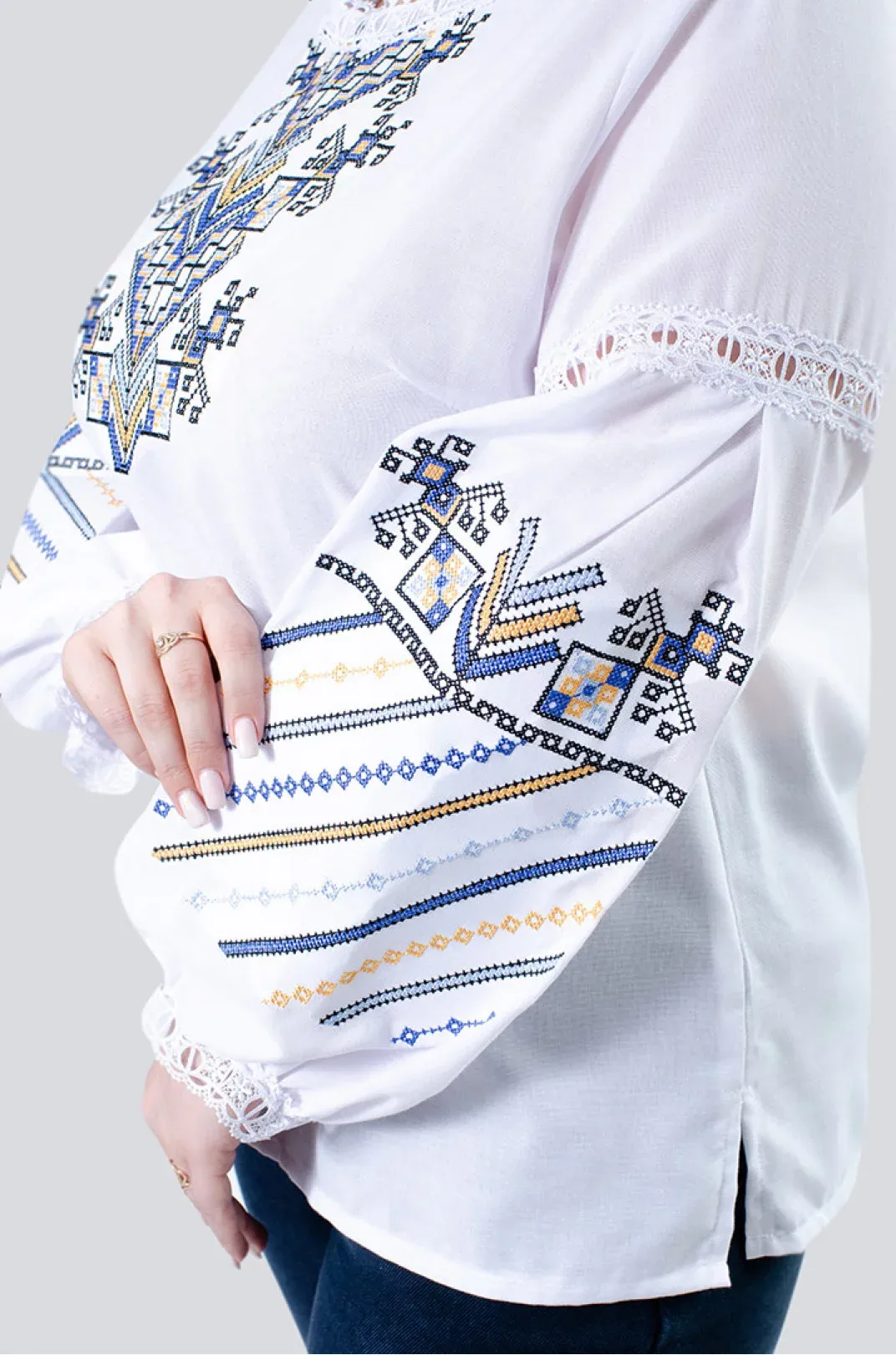 Traditional Ukrainian women's clothing