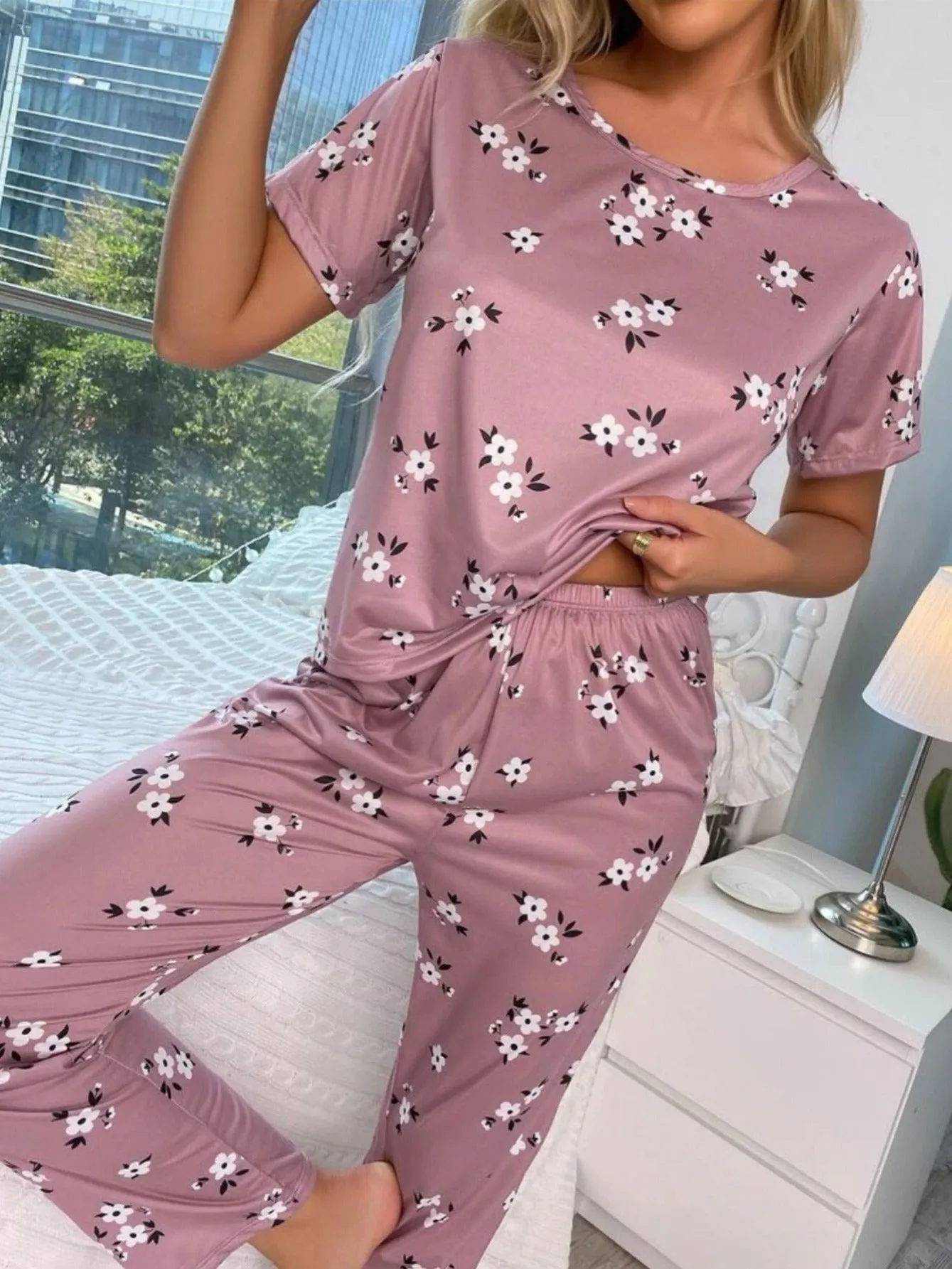 Women's Two-piece Set Allover Comfortable Floral Print Short Sleeve Pants Pajama Sets