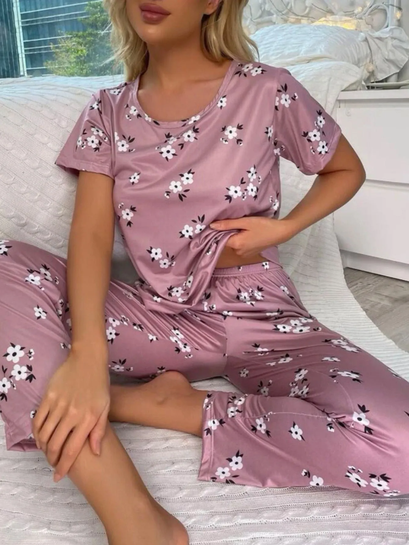 Women's Two-piece Set Allover Comfortable Floral Print Short Sleeve Pants Pajama Sets